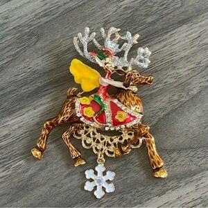 📸FLASH SALE📸 Reindeer Rhinestones Brooch Christmas Champagne Gold Tone Enamel